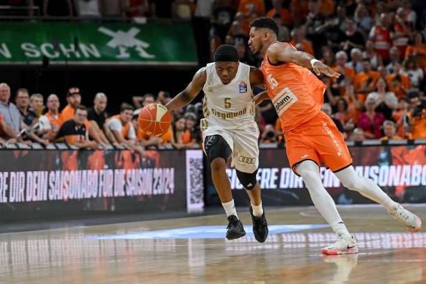 受到来自球 受到来自球