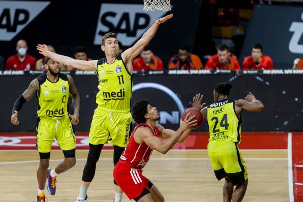 看到了足球 看到了足球